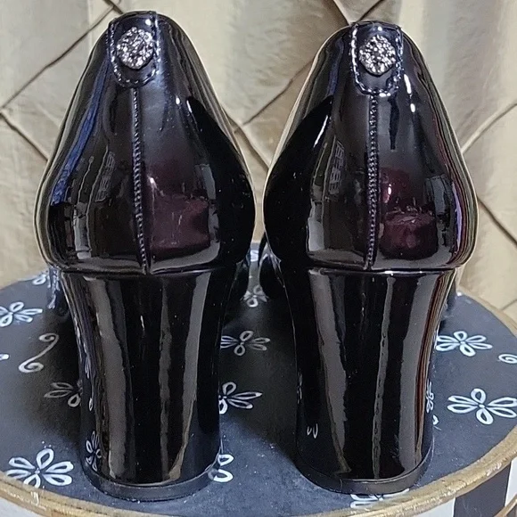 VGUC- Anne Klein ‘Bentley’ Buckle Block Heel Pump - Picture 10 of 13